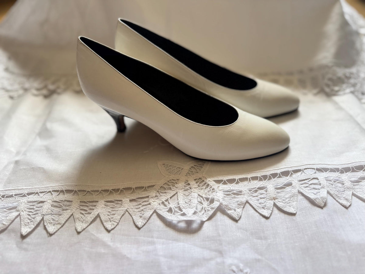 Vintage 1980s YSL White Leather Pumps