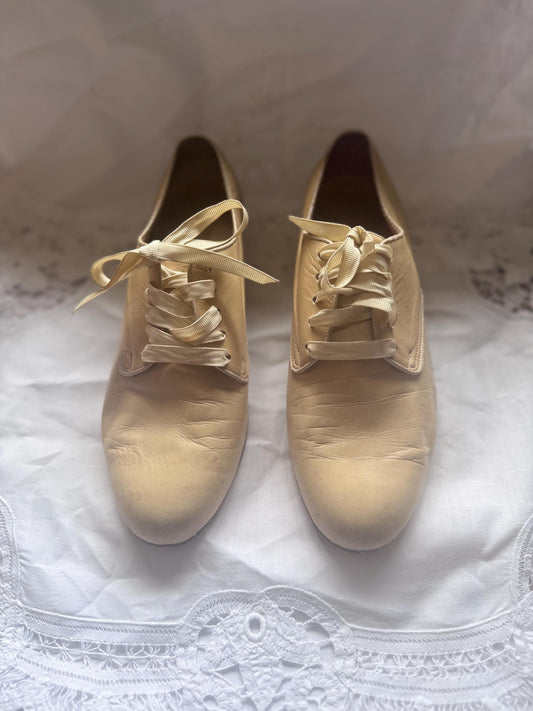 1970s Italian Leather Oxford Flats